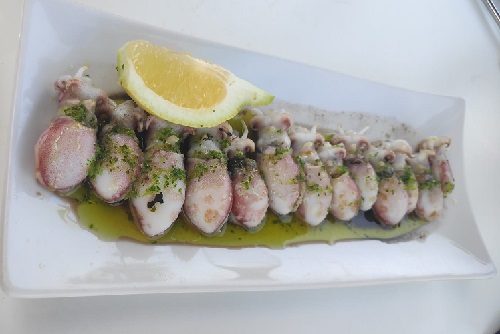 Sepionet a la plancha con ajo y perejil
